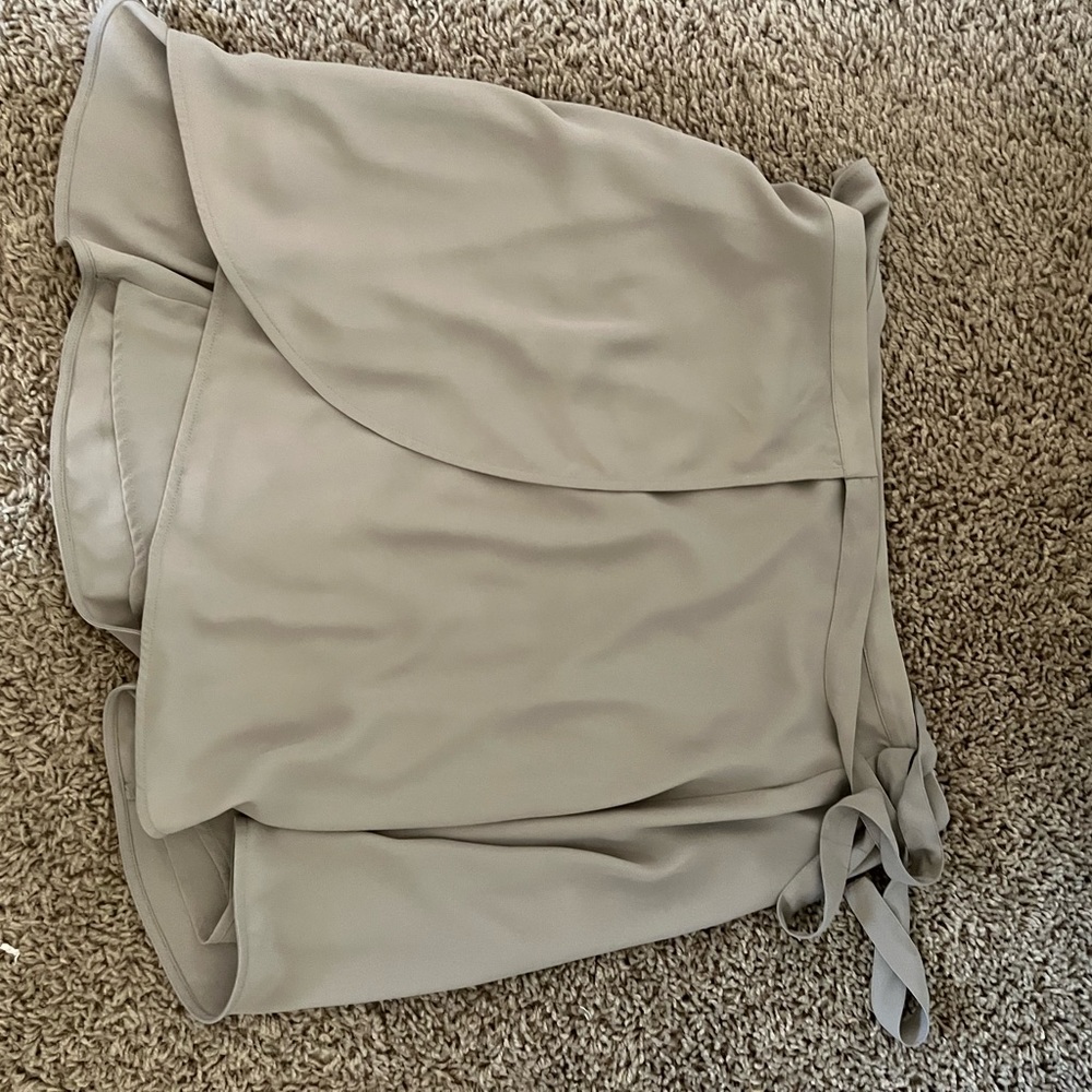Aritzia Grey skirt size 4